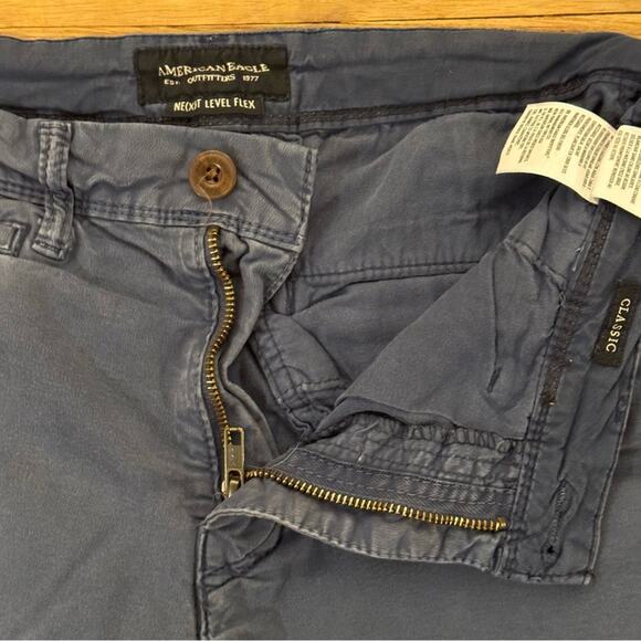 American Eagle blue khaki shorts size 28
 b46 - Picture 5 of 6